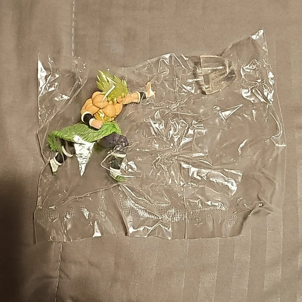 Dragonball super Broly figure - Picture 1 of 4